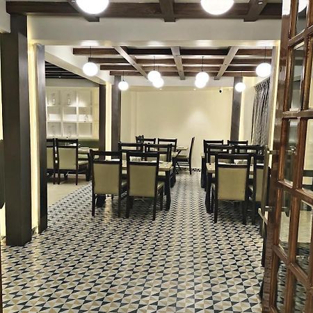 Hotel Serenity Taksa Palace Dardżyling Zewnętrze zdjęcie