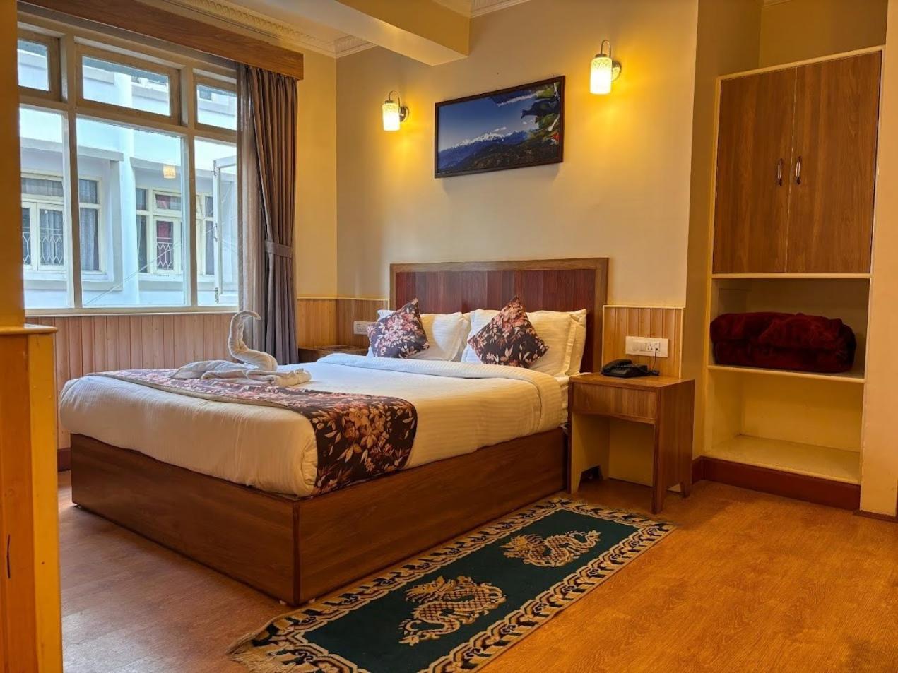 Hotel Serenity Taksa Palace Dardżyling Zewnętrze zdjęcie