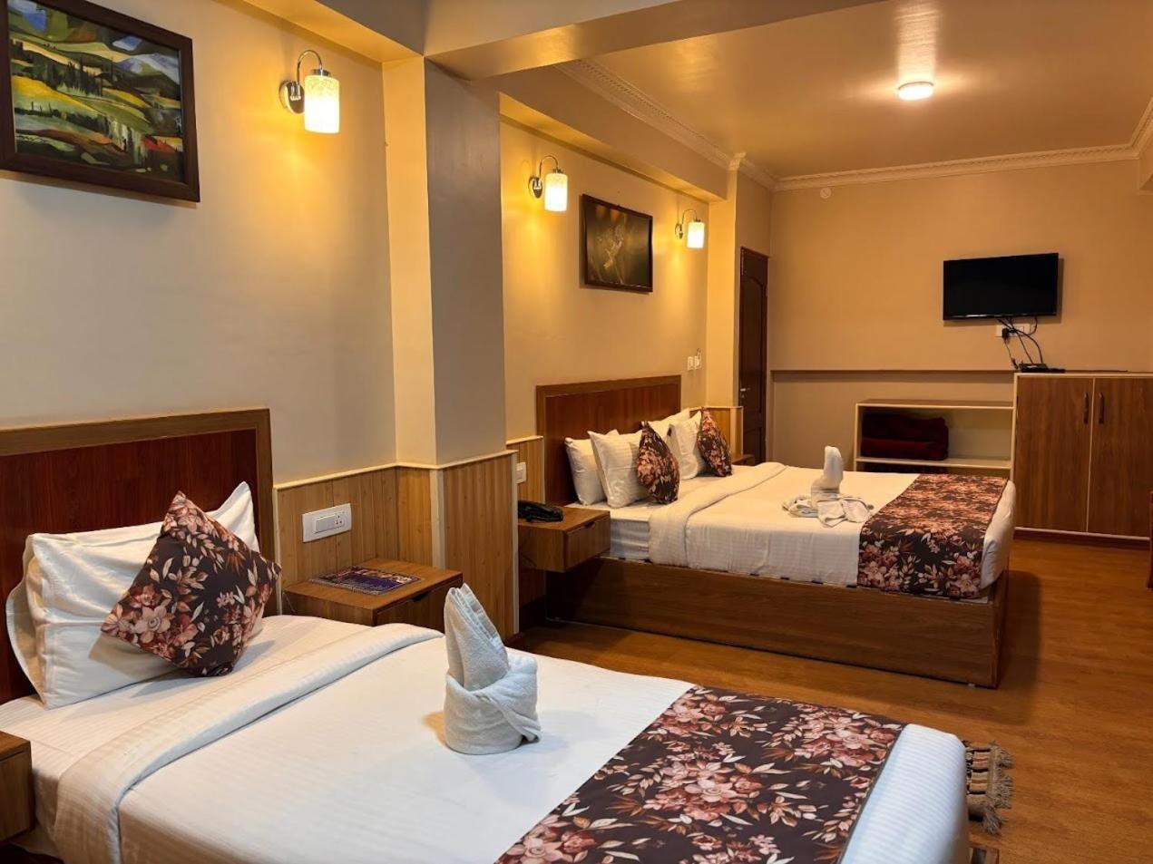 Hotel Serenity Taksa Palace Dardżyling Zewnętrze zdjęcie