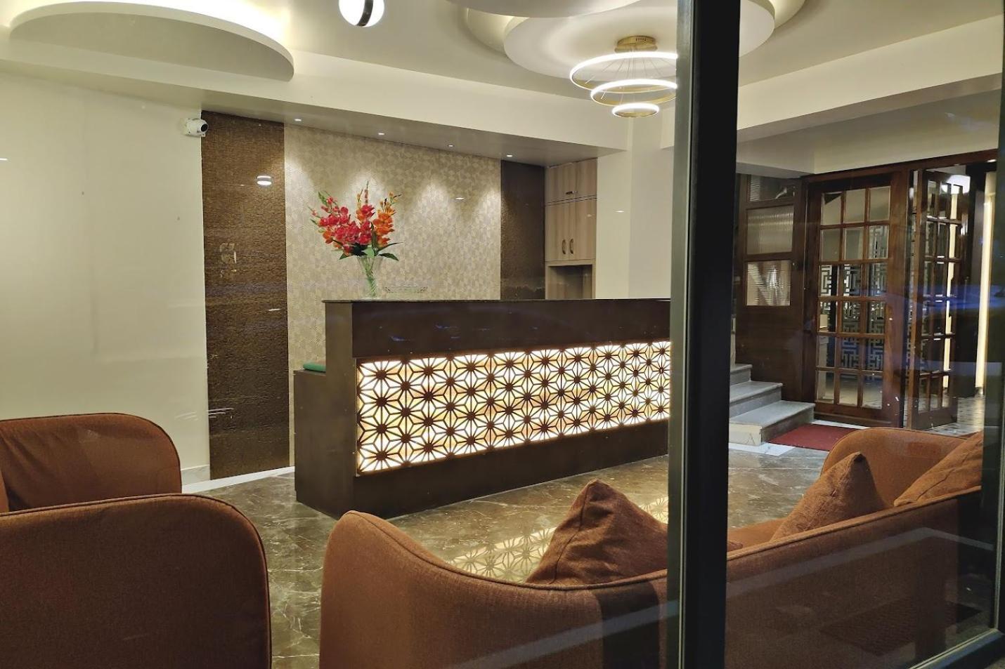 Hotel Serenity Taksa Palace Dardżyling Zewnętrze zdjęcie