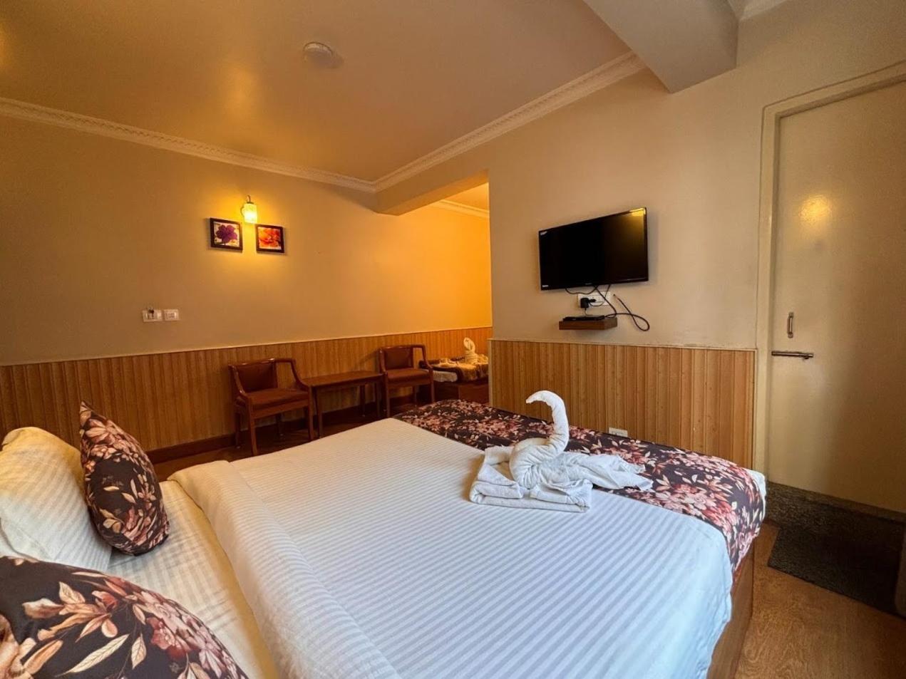 Hotel Serenity Taksa Palace Dardżyling Zewnętrze zdjęcie